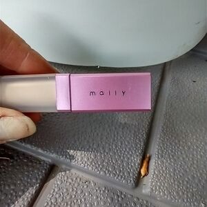 Mally makeup instant erase concealer fair.